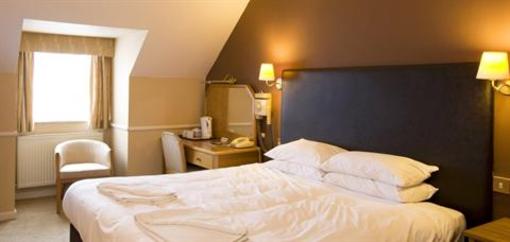 фото отеля The Bear Hotel Havant