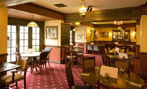фото отеля The Bear Hotel Havant
