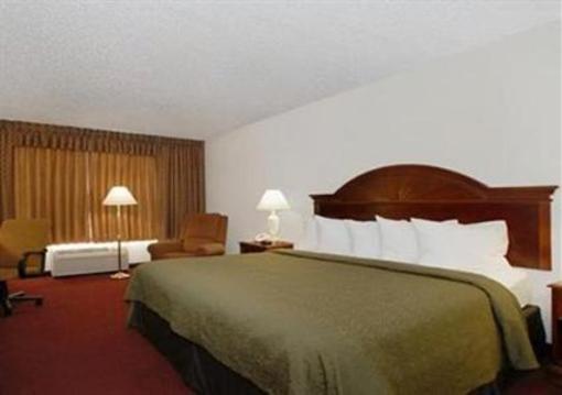 фото отеля Clarion Highlander Hotel and Conference Center