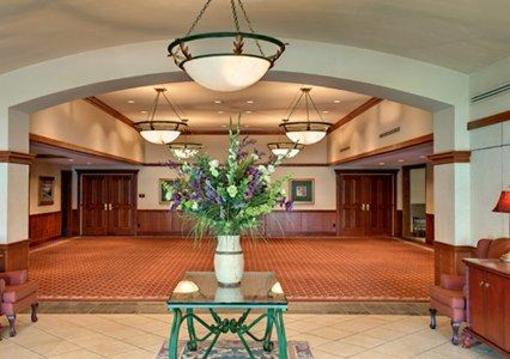 фото отеля Clarion Highlander Hotel and Conference Center
