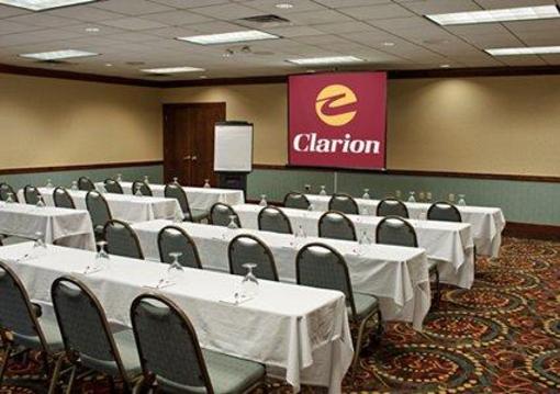 фото отеля Clarion Highlander Hotel and Conference Center