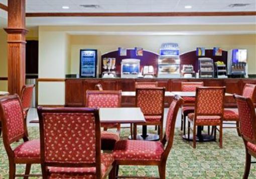 фото отеля Holiday Inn Express & Suites @ the Vineyards