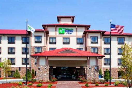 фото отеля Holiday Inn Express & Suites @ the Vineyards