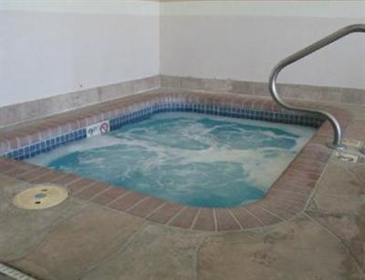фото отеля Holiday Inn Express Bonner Springs