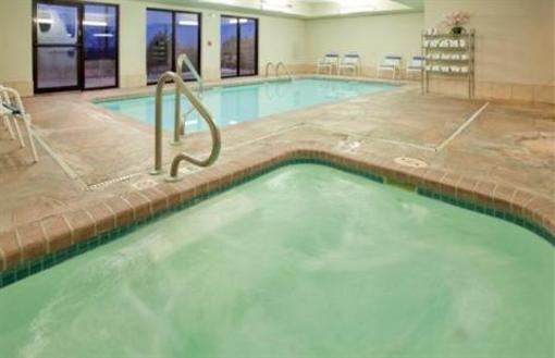 фото отеля Holiday Inn Express Bonner Springs