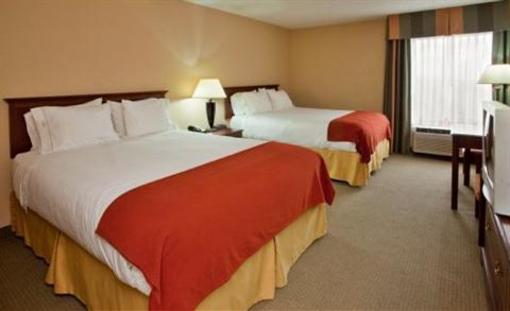 фото отеля Holiday Inn Express Bonner Springs