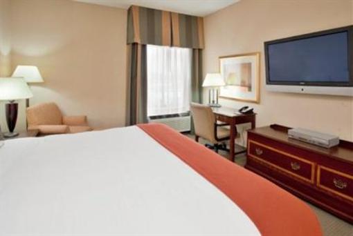 фото отеля Holiday Inn Express Bonner Springs