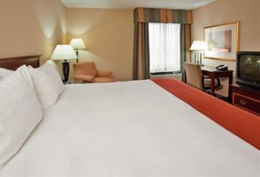 фото отеля Holiday Inn Express Bonner Springs