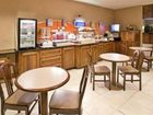 фото отеля Holiday Inn Express Bonner Springs