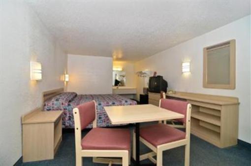 фото отеля Americas Best Value Inn-Mentor/Cleveland