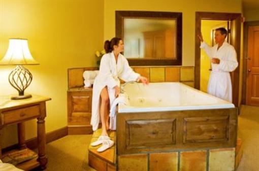 фото отеля Rusty Parrot Lodge and Spa