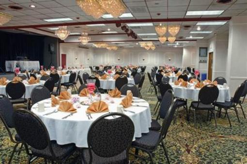 фото отеля BEST WESTERN Plus Longbranch Hotel & Convention Center