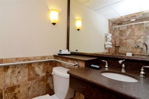 фото отеля BEST WESTERN Plus Longbranch Hotel & Convention Center