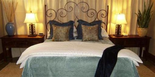 фото отеля Catalina Park Inn Bed and Breakfast