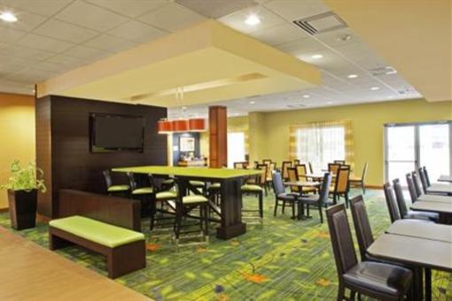 фото отеля Fairfield Inn & Suites Toronto Mississauga