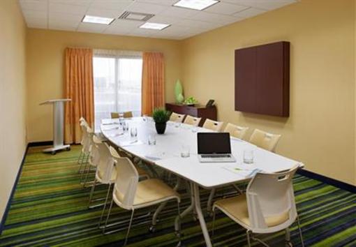 фото отеля Fairfield Inn & Suites Toronto Mississauga