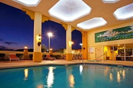 фото отеля Holiday Inn Express Cocoa Beach