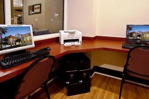 фото отеля Holiday Inn Express Cocoa Beach