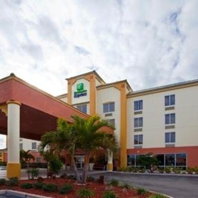 фото отеля Holiday Inn Express Cocoa Beach