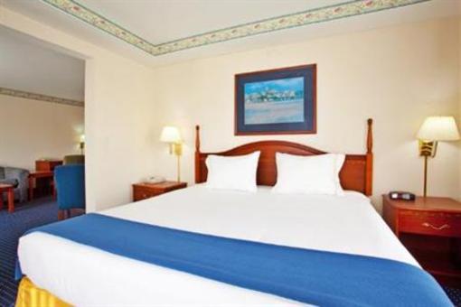 фото отеля Holiday Inn Express New Buffalo