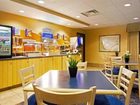 фото отеля Holiday Inn Express New Buffalo