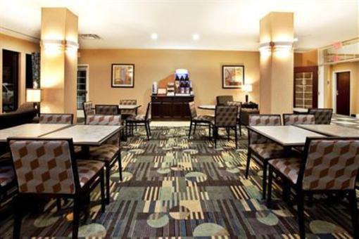 фото отеля Holiday Inn Express Hotel & Suites Baton Rouge Port Allen