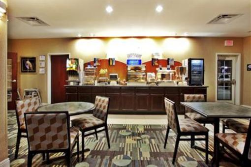 фото отеля Holiday Inn Express Hotel & Suites Baton Rouge Port Allen