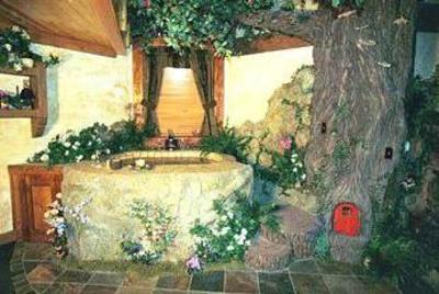 фото отеля Castle Wood Theme Cottages