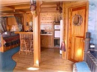 фото отеля Castle Wood Theme Cottages