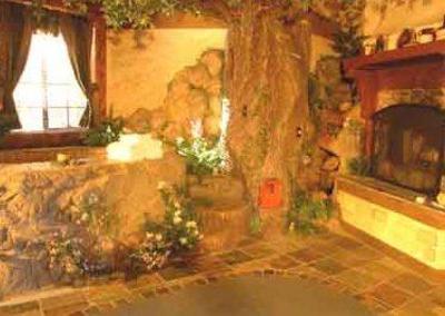 фото отеля Castle Wood Theme Cottages