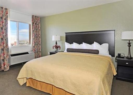фото отеля Quality Inn & Suites Denver International Airport