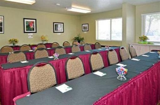 фото отеля Quality Inn & Suites Denver International Airport