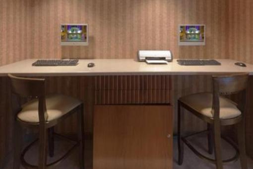фото отеля Holiday Inn Express Hotel & Suites Deadwood