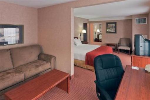 фото отеля Holiday Inn Express Hotel & Suites Deadwood