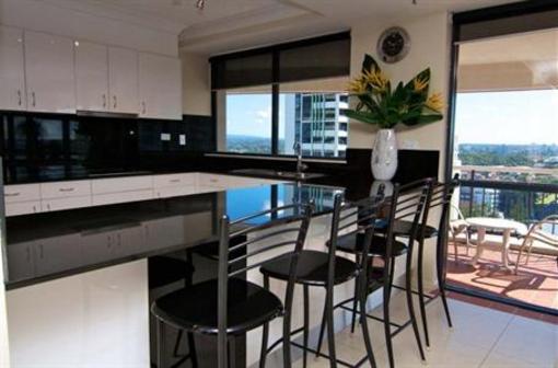 фото отеля Victoria Square Apartments
