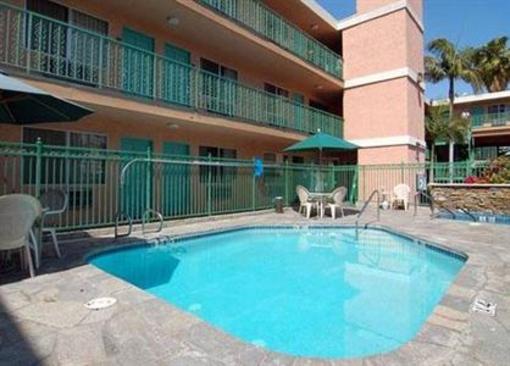 фото отеля Econo Lodge Maingate