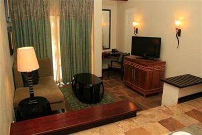 фото отеля Lombardy Boutique Hotel & Conference Centre