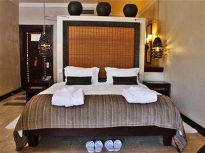 фото отеля Lombardy Boutique Hotel & Conference Centre