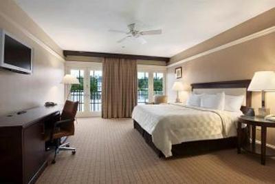 фото отеля Hilton New Bern/Riverfront