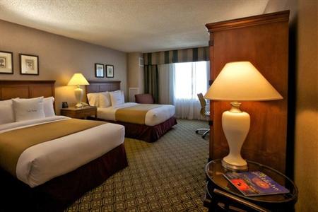 фото отеля Doubletree Bay City Riverfront