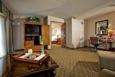 фото отеля Doubletree Bay City Riverfront
