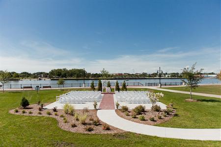 фото отеля Doubletree Bay City Riverfront