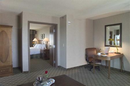 фото отеля Doubletree Bay City Riverfront