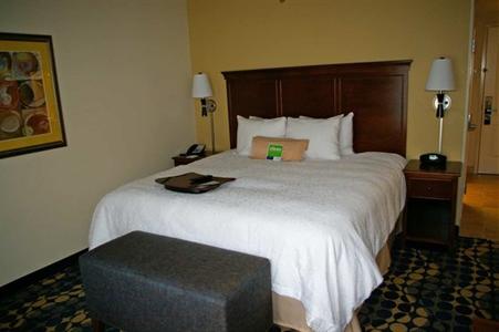 фото отеля Hampton Inn & Suites Huntersville