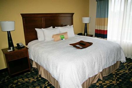 фото отеля Hampton Inn & Suites Huntersville