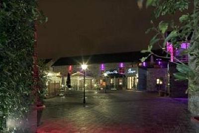 фото отеля The Court Yard Hotel Leixlip