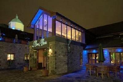 фото отеля The Court Yard Hotel Leixlip