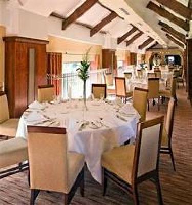 фото отеля The Court Yard Hotel Leixlip