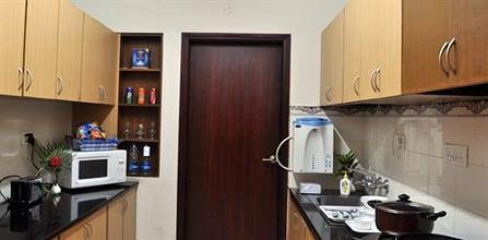 фото отеля Sterling Suites - Langford Town