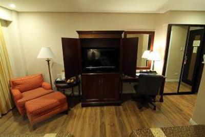 фото отеля Court Meridian Hotel & Suites Olongapo City